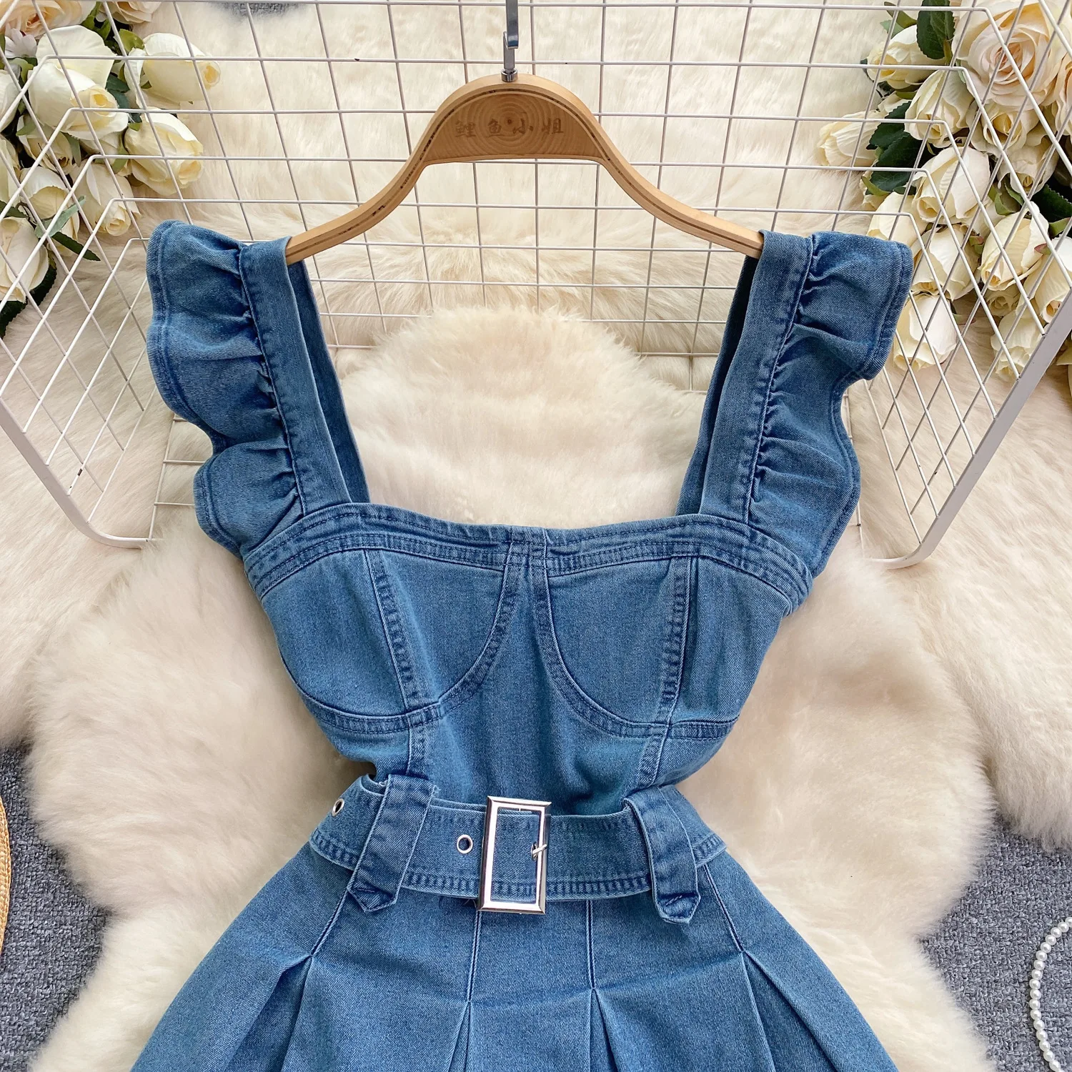Korean Version of The College  - مراجعة Maxi Dress Halter وسعره