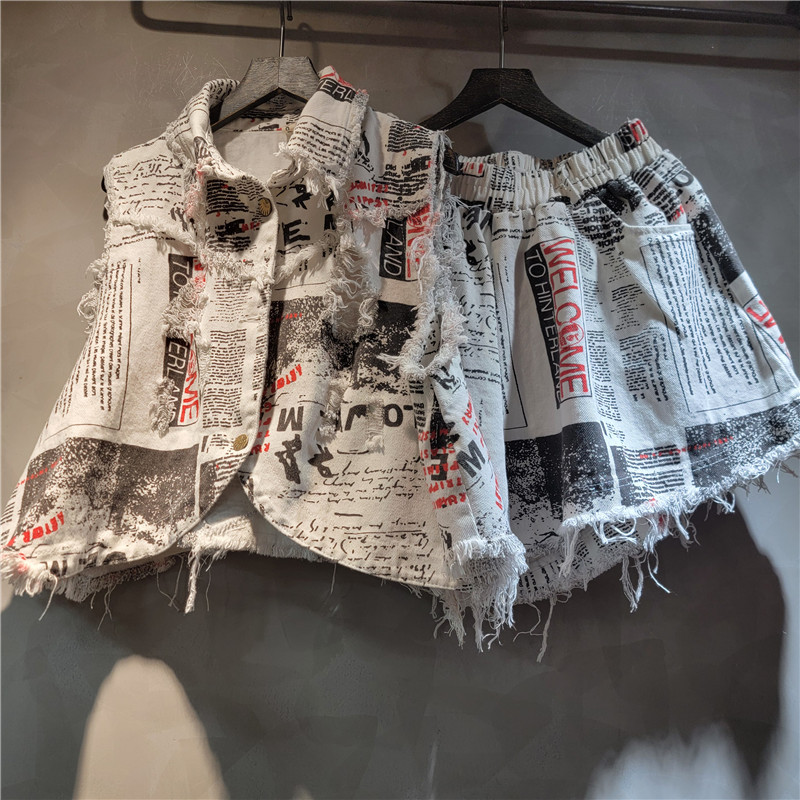 Chic Women Newspapers Letters  - مراجعة Shorts Denim Frayed وسعره